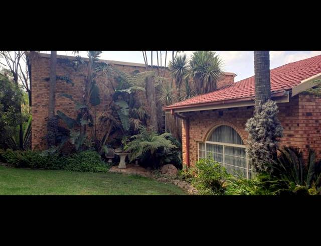 4 BEDROOM HOUSE FOR SALE IN HOEVELD PARK